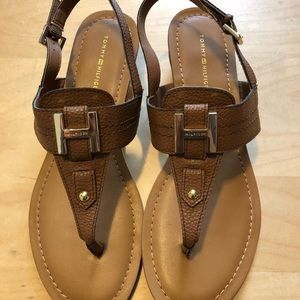 NWOB Tommy Hilfiger Twleza Sandal Flats Brown